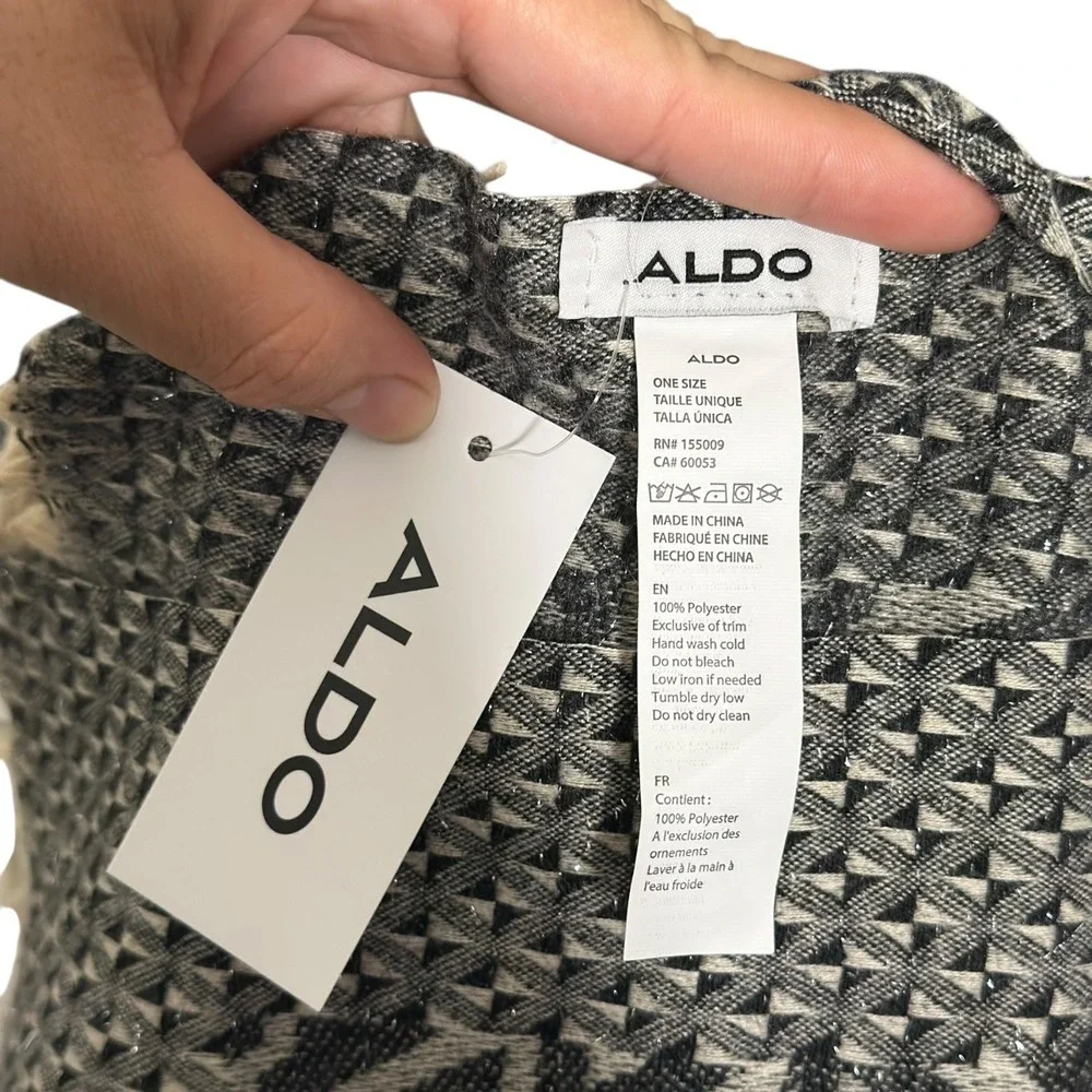 Aldo Womens Grey Black Geometric Chevron Metallic Knit Fringe Scarf NWT One Size